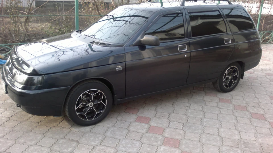 Lada 2111 Black Wagon 4