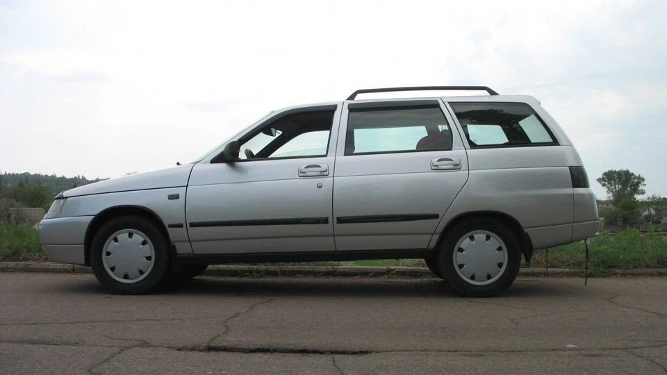 Lada 2111 SW (Sport Wagon) 2