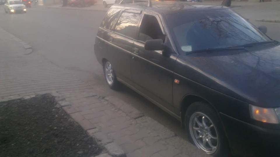 Lada 2111 Xedos6 separated