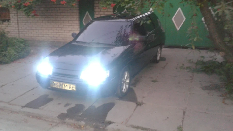 Lada 2111 закопчений універсал