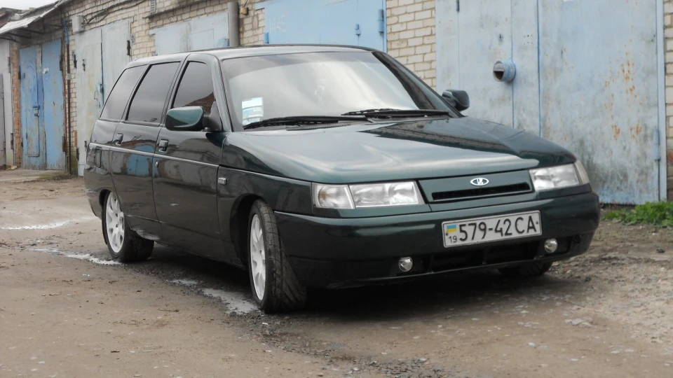 Lada 2111 зелений сарайко