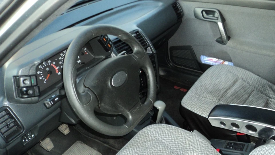 Lada 2112 1.6 v8i 3