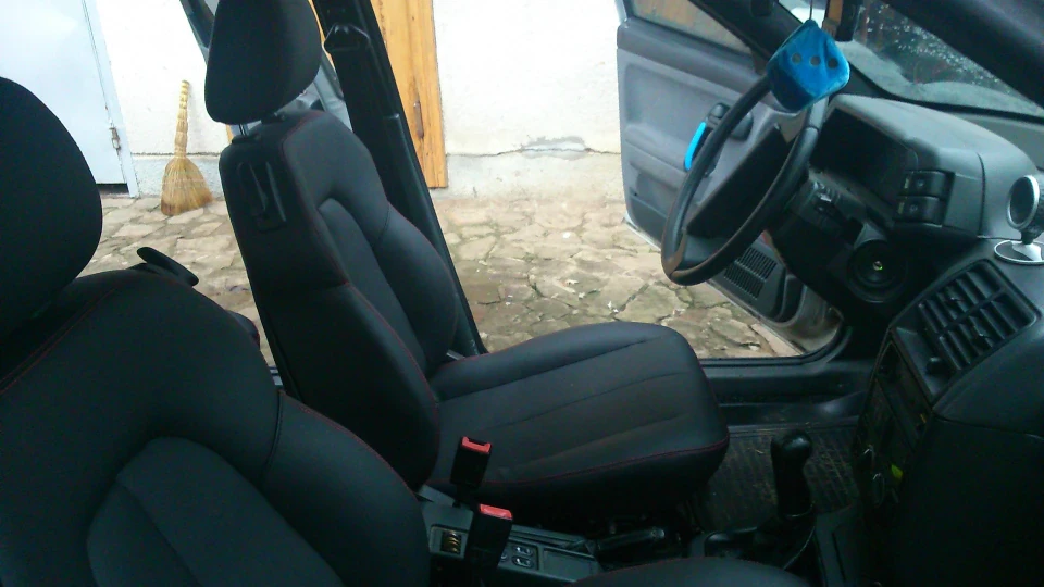 Lada 2112 black inside the process 2