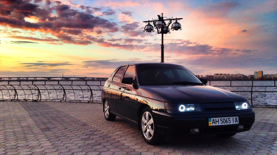 Lada 2112 black