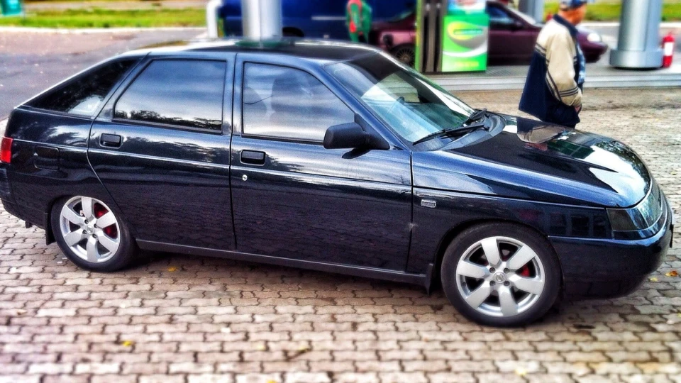 Lada 2112 black 3
