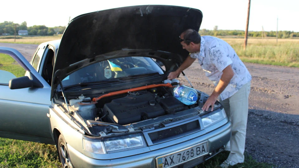 Lada 2112 ракета, що низько летить 2