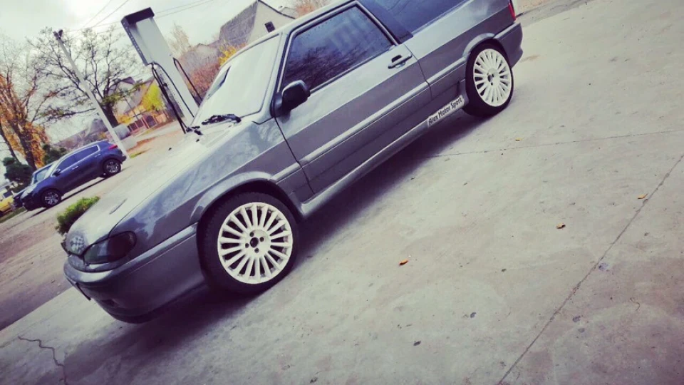 Lada 2113 1.5 Atmo 4