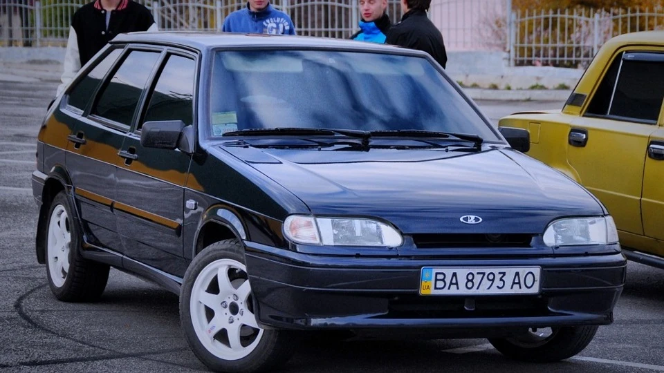 Lada 2114 ...... 2