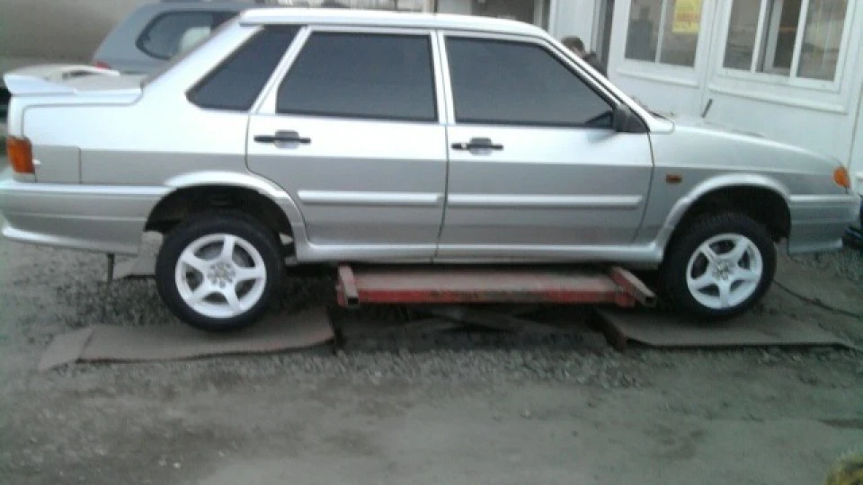 Lada 2115 4