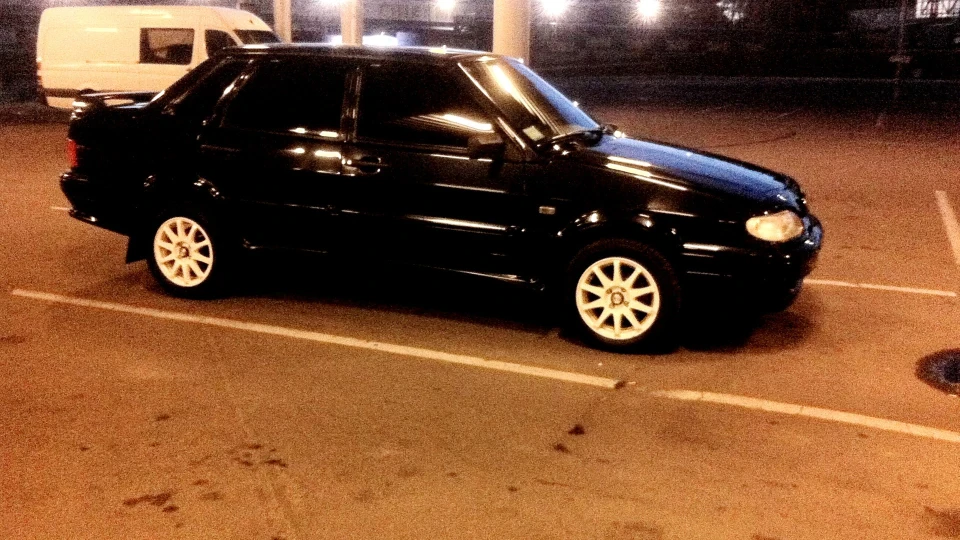 Lada 2115 4