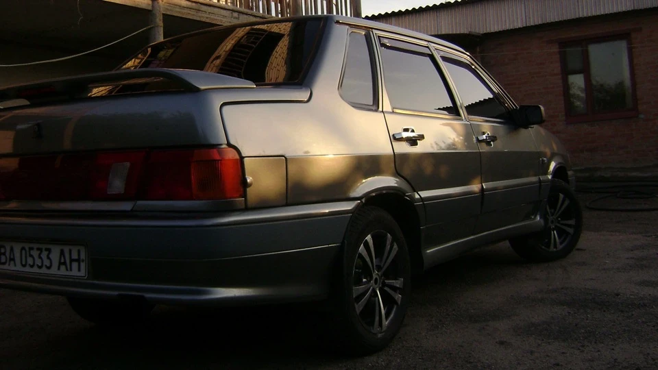 Lada 2115 4