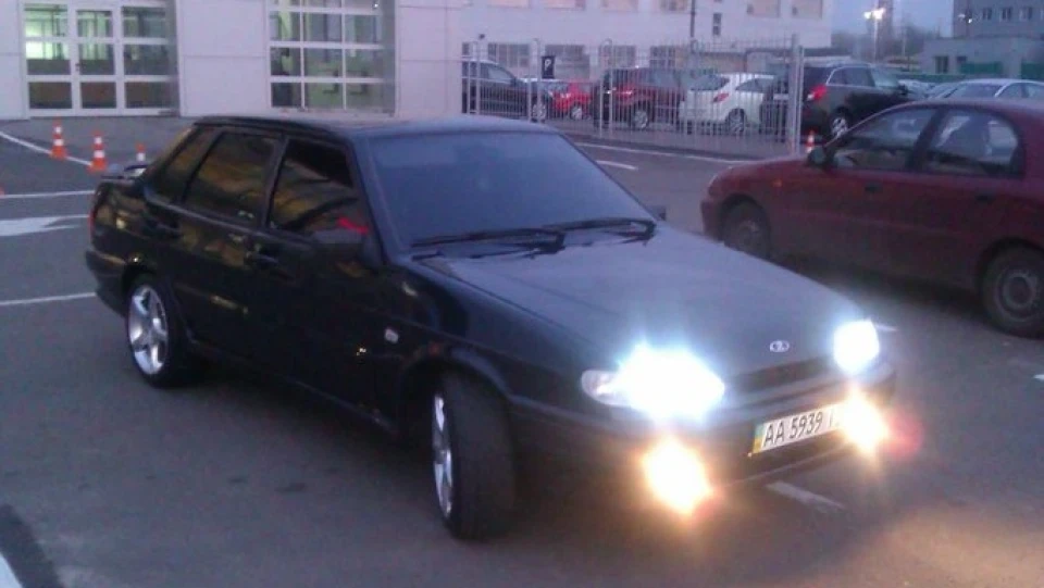Lada 2115 4