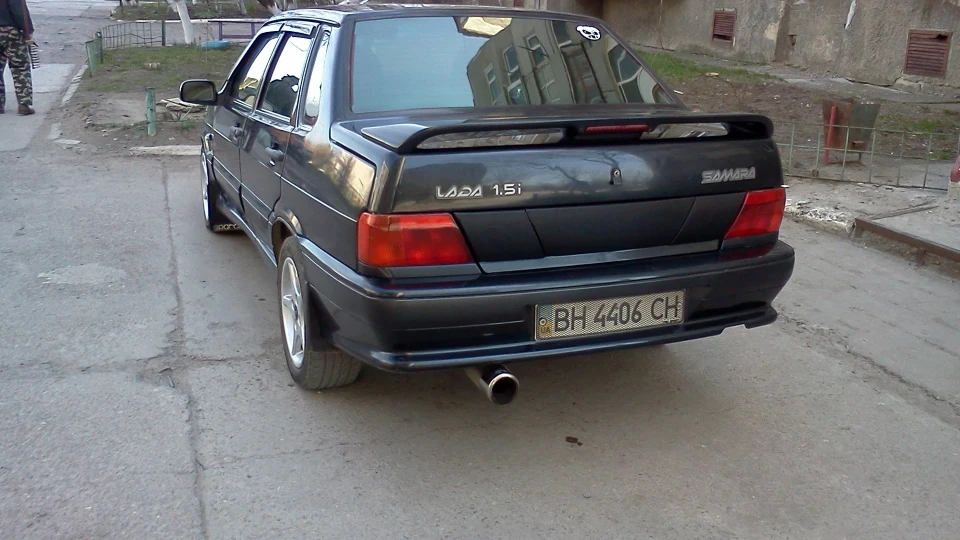 Lada 2115 4
