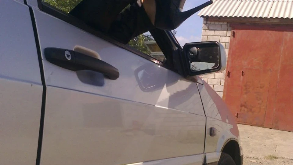 Lada 2115 4