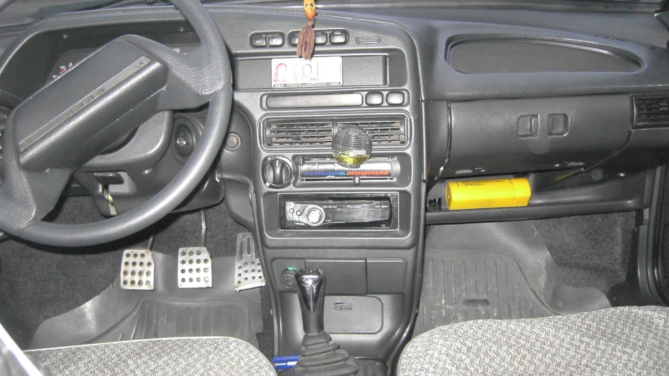Lada 2115 1,6 стік 3