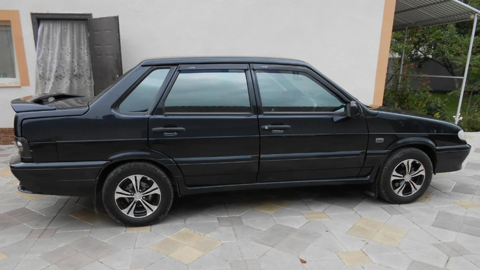 Lada 2115 Black Way 2