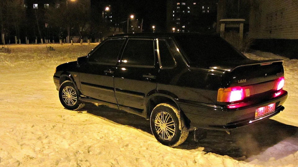 Lada 2115 Brunette 3