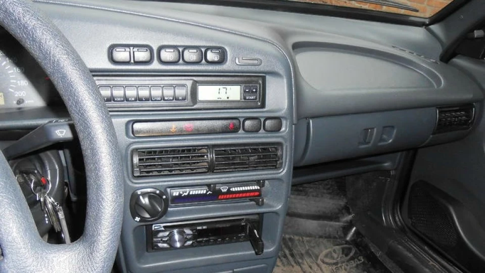 Lada 2115 ЧОРНА МОЛОДЯ 4