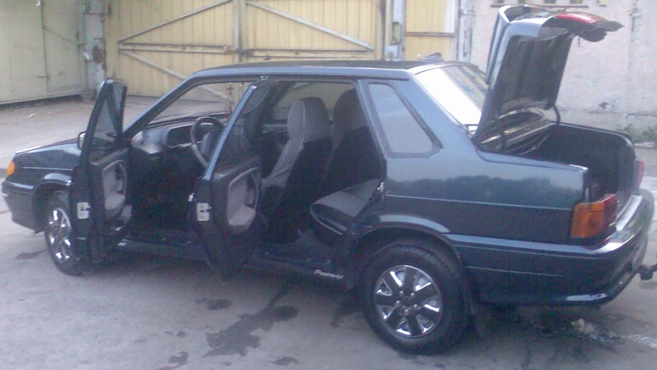 Lada 2115 Цунамі 4