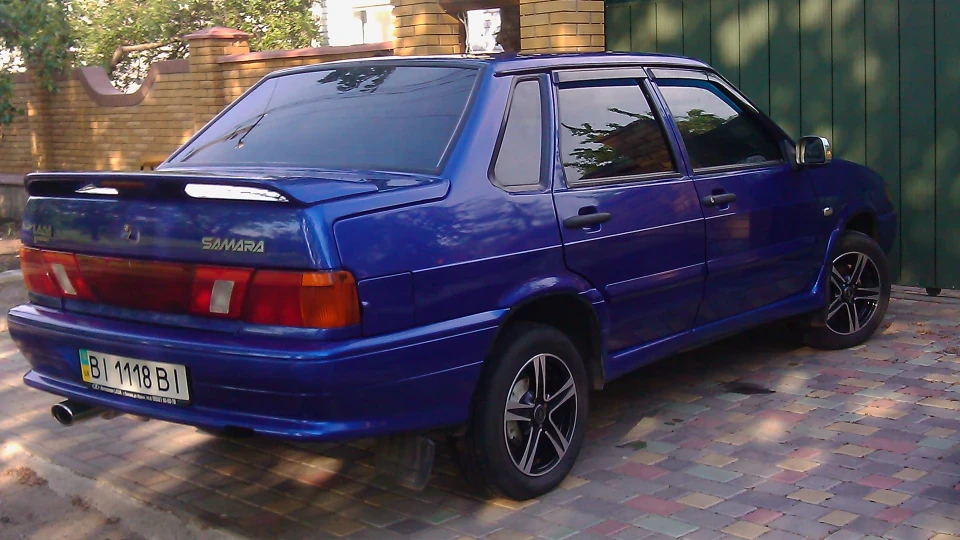 Lada 2115 Glamour 4