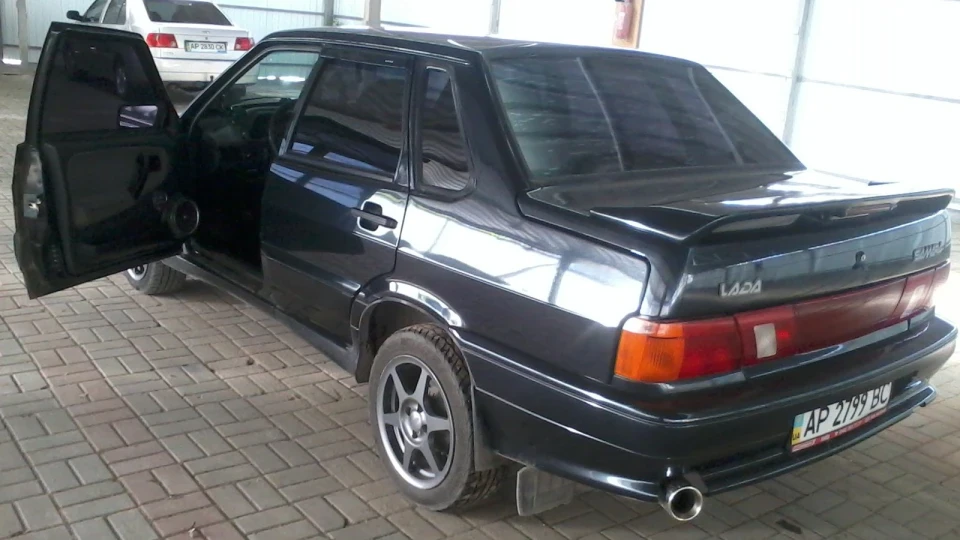 Lada 2115 4