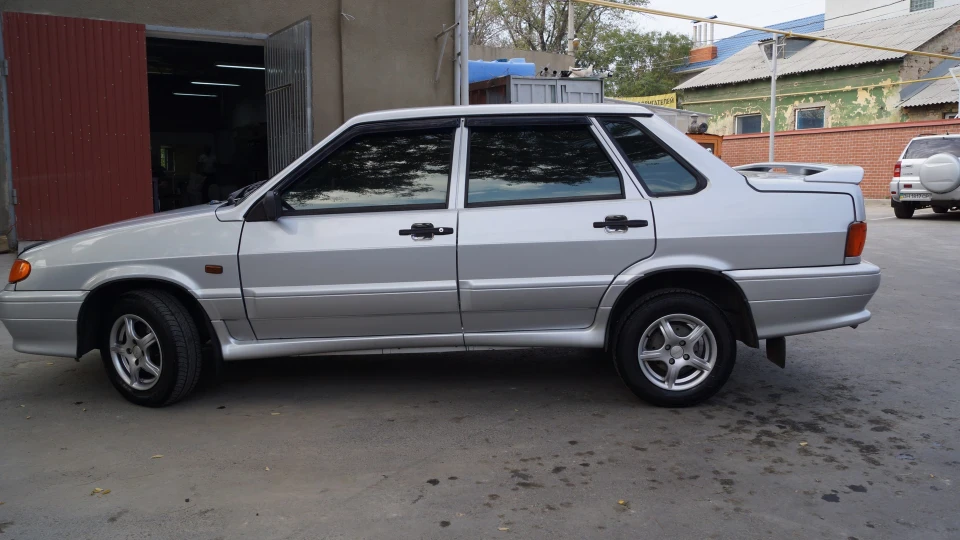 Lada 2115 сріблястий металік 2
