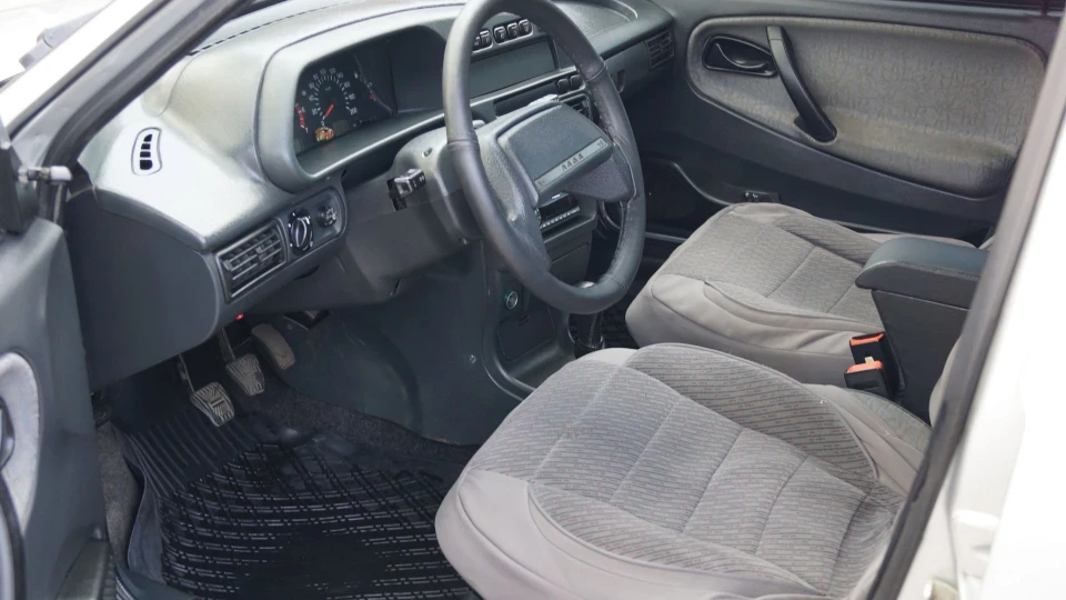 Lada 2115 сріблястий металік 4