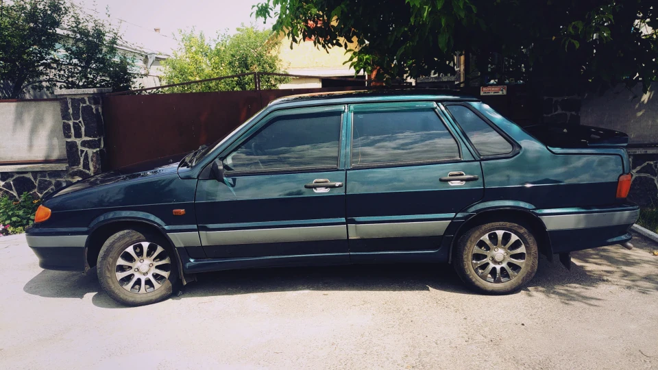Lada 2115 Темно зелений металік 5