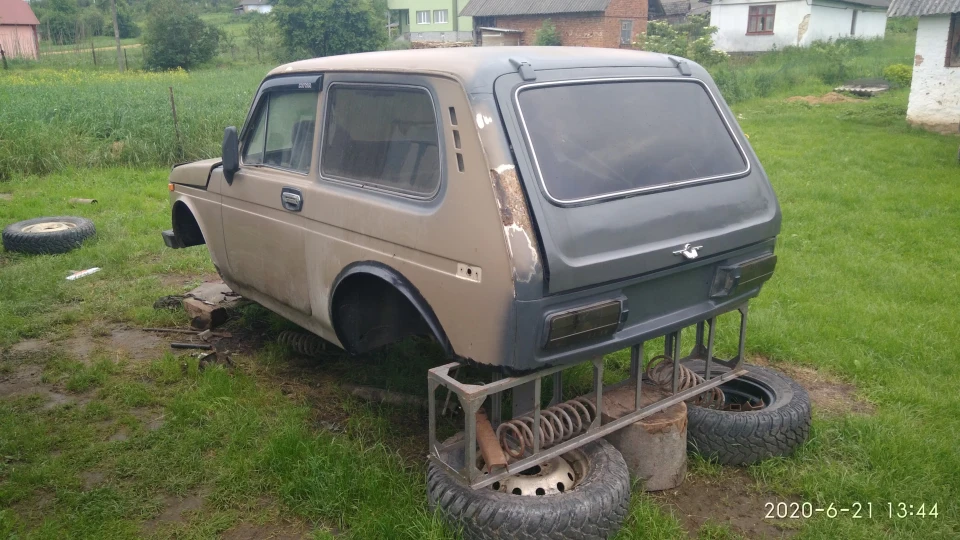 Lada 4x4 3D 4-link 2