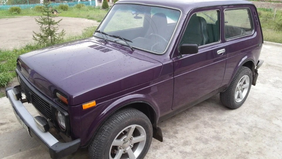 Lada 4x4 3D Баклажан 2