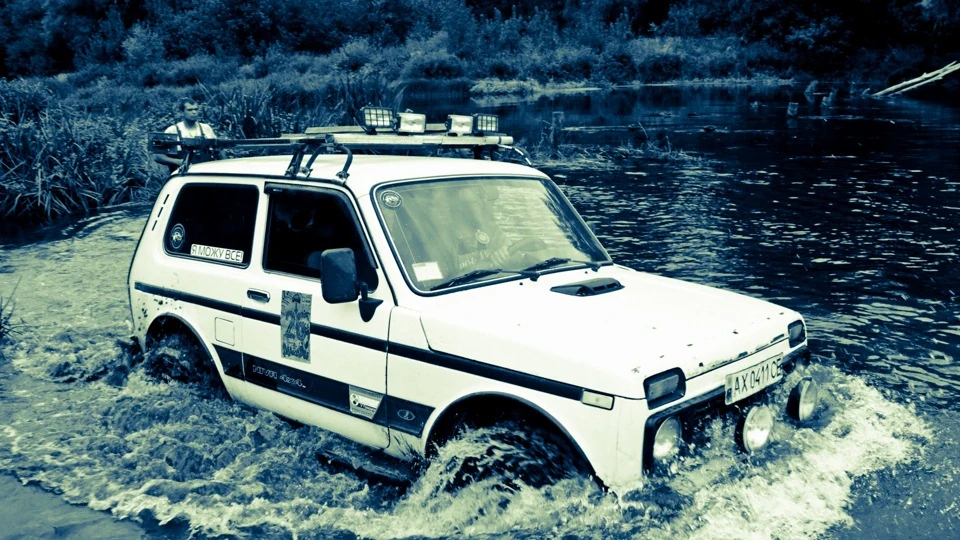 Lada 4x4 3D Білий танк 2