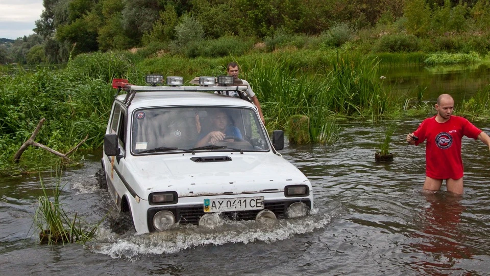 Lada 4x4 3D Білий танк 3