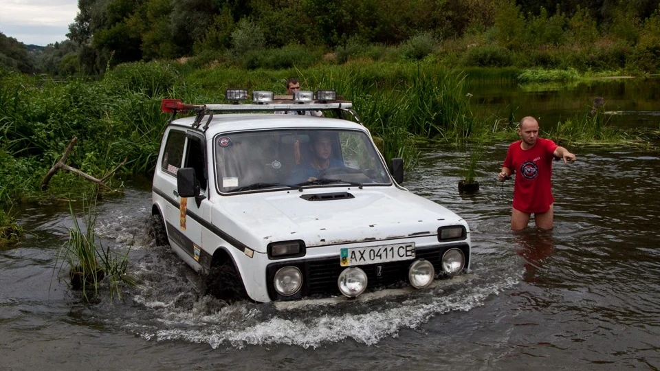 Lada 4x4 3D Білий танк 4
