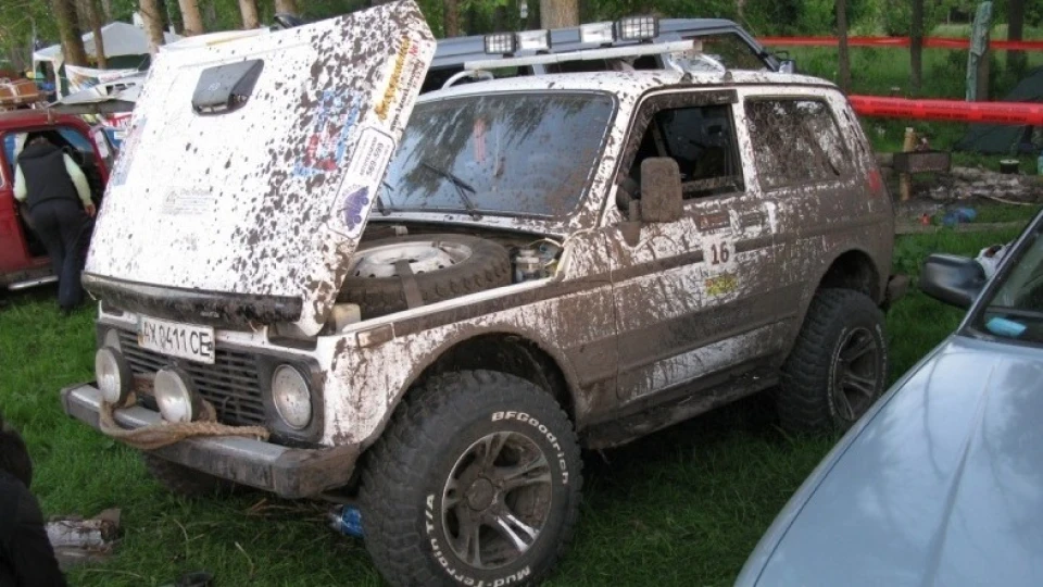 Lada 4x4 3D Білий танк 5