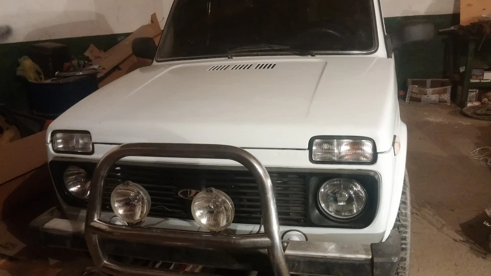 Lada 4x4 3D Білий танк
