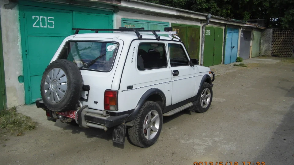 Lada 4x4 3D Білий звір 2