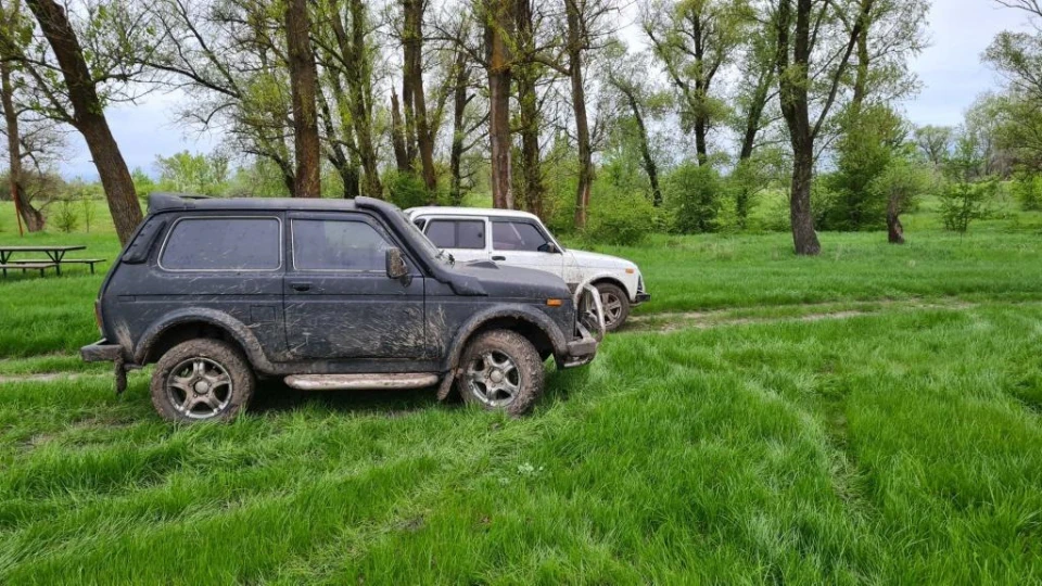 Lada 4x4 3D Чорний джип 2