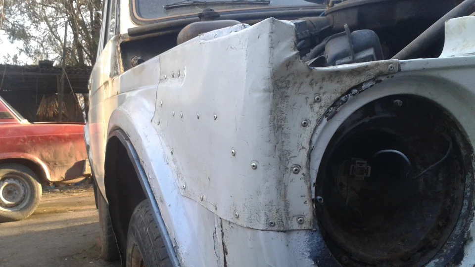 Lada 4x4 3D DNIWE Дірявого кольору 2