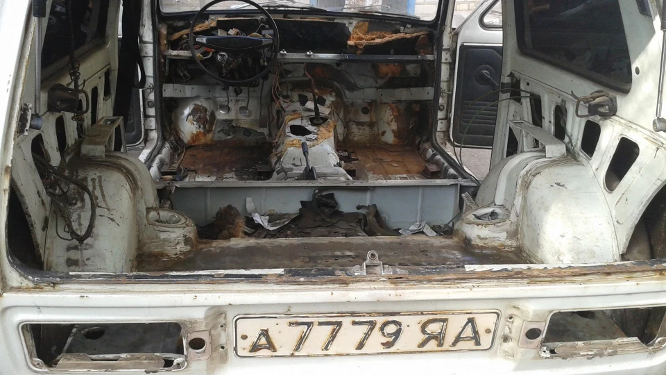 Lada 4x4 3D DNIWE Дірявого кольору 3