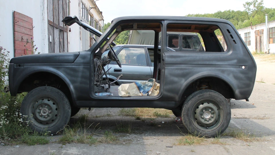 Lada 4x4 3D Grave Digger 3