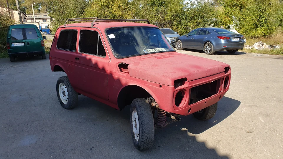 Lada 4x4 3D Червоний квадрат 4