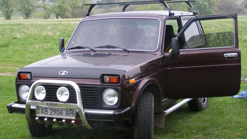 Lada 4x4 3D Червоний металік
