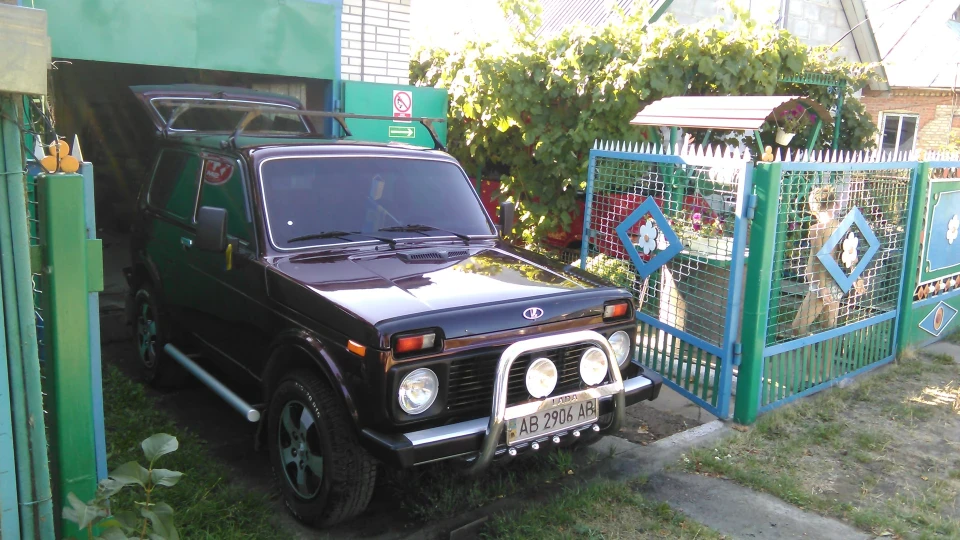 Lada 4x4 3D Червоний металік 4