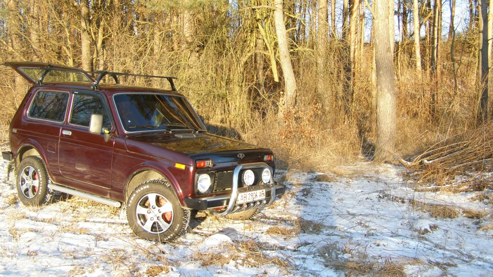Lada 4x4 3D Червоний металік 5