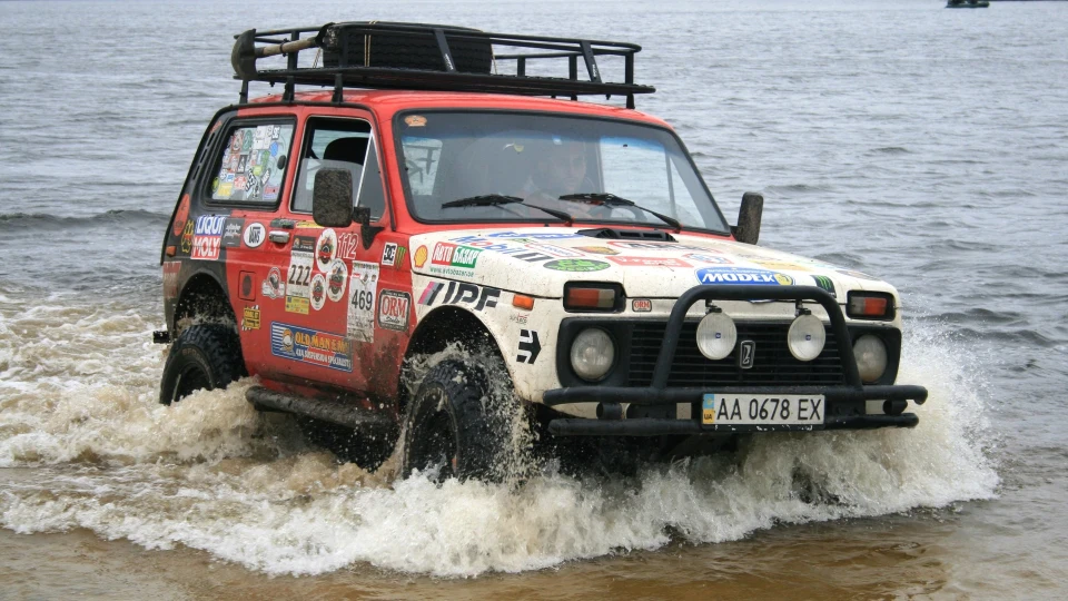 Lada 4x4 3D Червоний Комбінований 2
