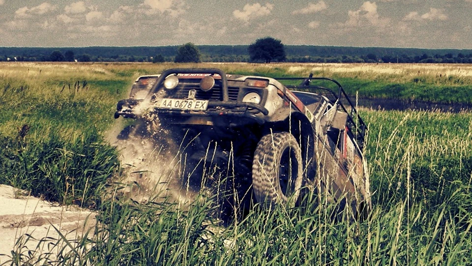 Lada 4x4 3D Червоний Комбінований 4