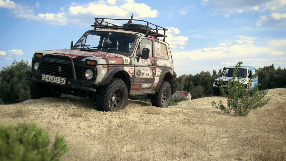 Lada 4x4 3D Червоний Комбінований 5