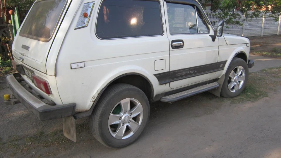 Lada 4x4 3D МУРКА біла 5