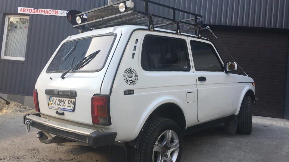 Lada 4x4 3D polar bear 5
