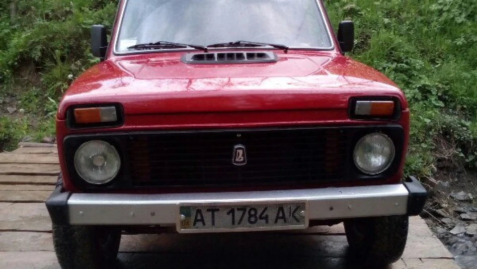 Lada 4x4 3D Red 2